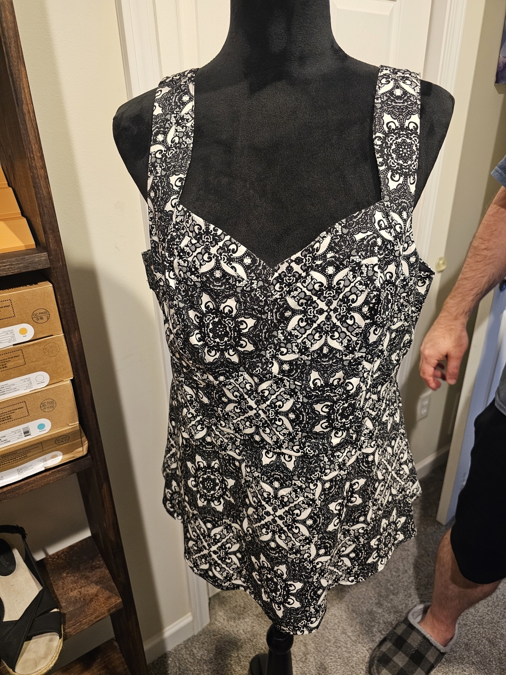 torrid Black & White Printed Sweetheart Neckline Camisole